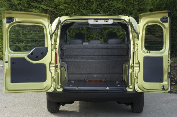 Peugeot présente le Peugeot Bipper
