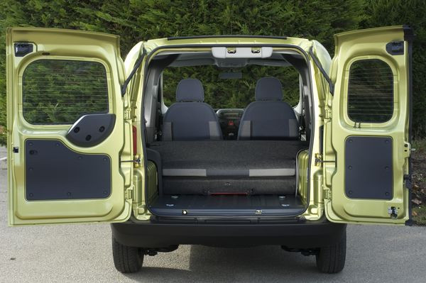 Peugeot présente le Peugeot Bipper