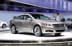 Volkswagen expose en première Européenne la Passat CC à Genève