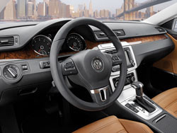 Volkswagen expose en première Européenne la Passat CC à Genève