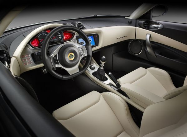 Lotus présente la nouvelle Evora