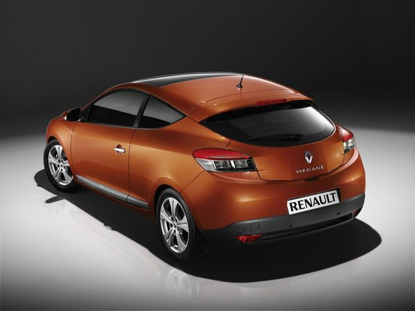 Renault dévoile à Paris la nouvelle Renault Mégane Coupé