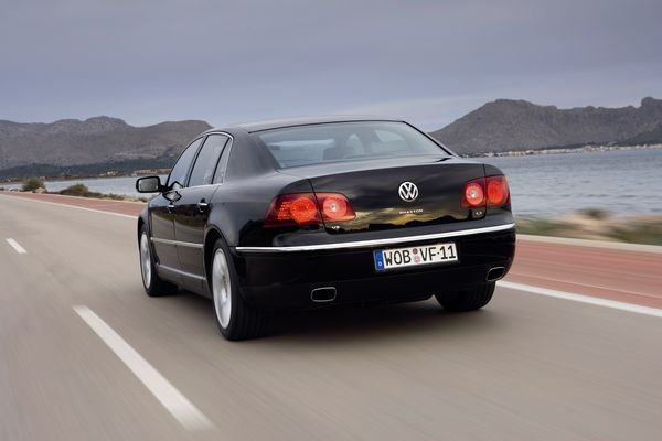 Volkswagen présente en première mondiale sa limousine Phaeton restylée