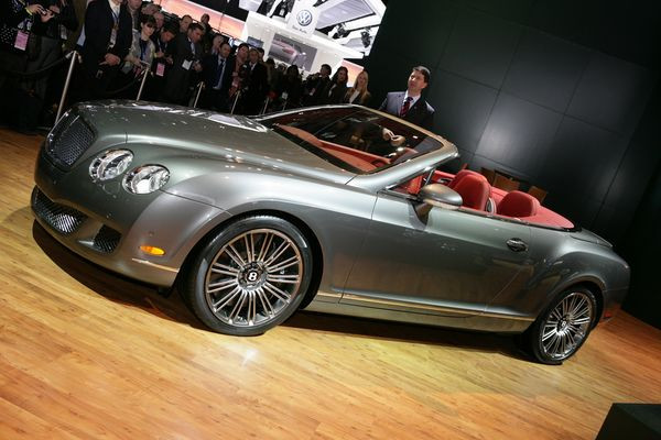 J-2 avant l’ouverture au public du Salon International de l’Automobile de Détroit
