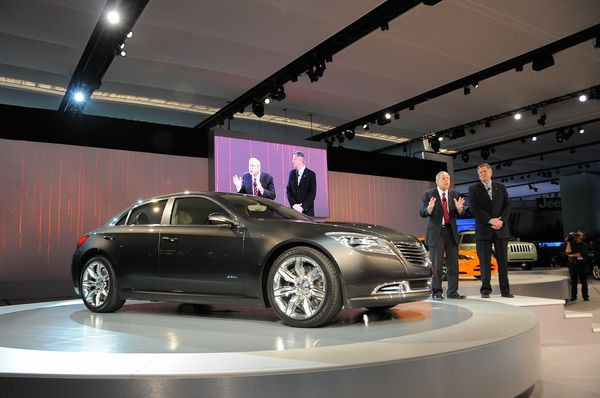 J-2 avant l’ouverture au public du Salon International de l’Automobile de Détroit
