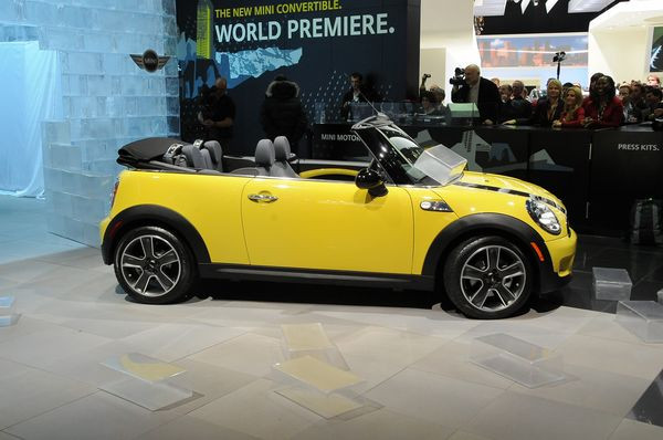 J-2 avant l’ouverture au public du Salon International de l’Automobile de Détroit