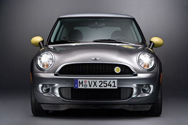 La MINI E fait salon à Détroit
