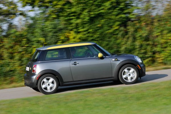 La MINI E fait salon à Détroit