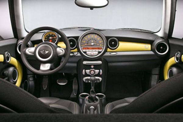 La MINI E fait salon à Détroit
