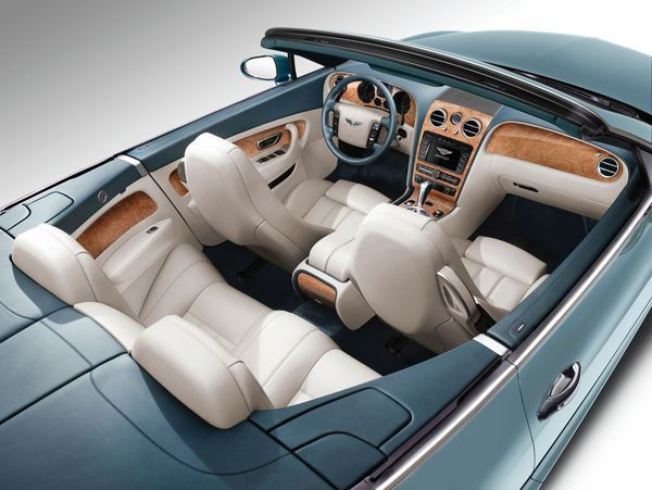 Bentley présente à Détroit la nouvelle Continental GTC Speed