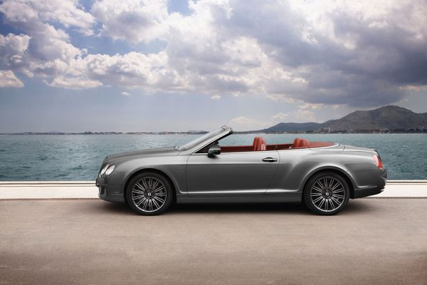 Bentley présente à Détroit la nouvelle Continental GTC Speed