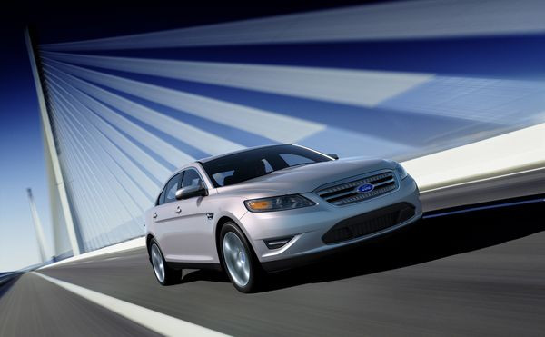 Ford présente la version restylée de la Ford Taurus à Détroit