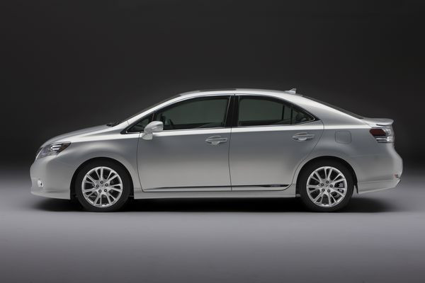 Première mondiale à Détroit pour la nouvelle Lexus HS 250h hybride