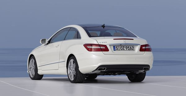 Mercedes dévoile la nouvelle Mercedes Classe E Coupé à Genève