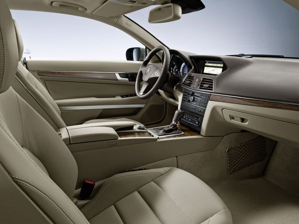 Mercedes dévoile la nouvelle Mercedes Classe E Coupé à Genève