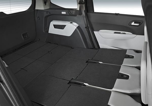 Peugeot dévoile la Peugeot 5008