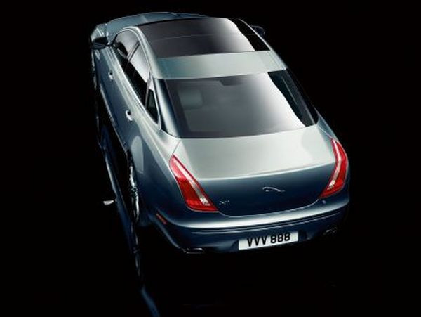 Jaguar dévoile la nouvelle XJ au salon de Londres
