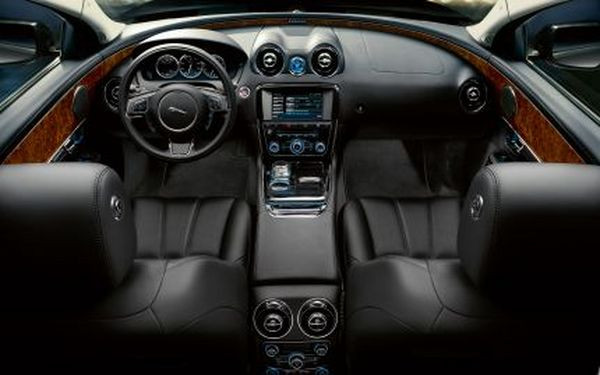 Jaguar dévoile la nouvelle XJ au salon de Londres