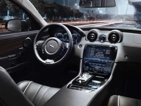 Jaguar dévoile la nouvelle XJ au salon de Londres