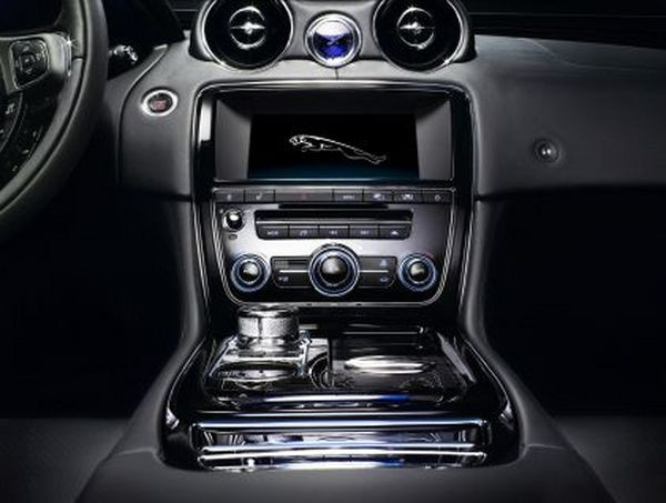 Jaguar dévoile la nouvelle XJ au salon de Londres