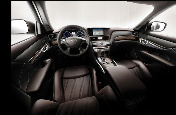 Infiniti présente la nouvelle M