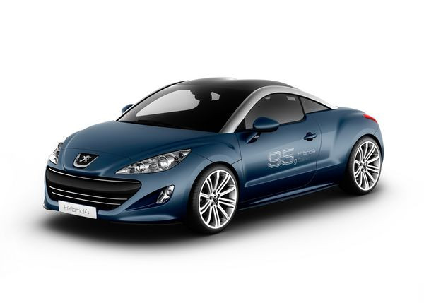 La voiture hybride accélère à Francfort
