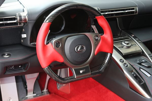 Lexus présente en première mondiale à Tokyo sa première supersportive