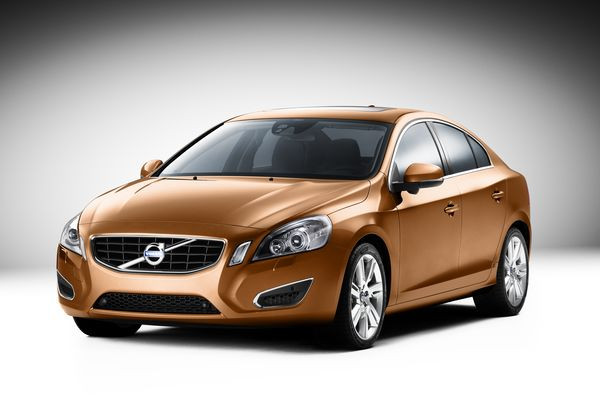 Volvo dévoile les premières photos de la nouvelle S60