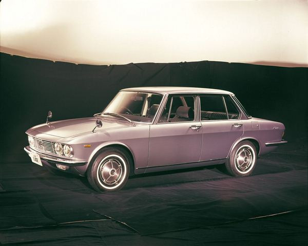 Mazda retrace ses 90 ans d'existence au salon Rétromobile