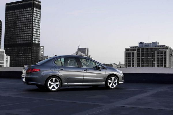 Première mondiale à Pékin pour la nouvelle Peugeot 408