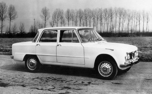 Alfa Romeo retrace ses 100 ans au salon Rétromobile