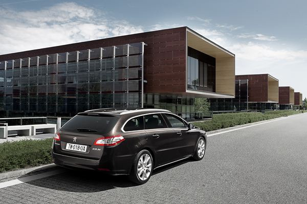 Première mondiale à Paris pour la Peugeot 508 SW