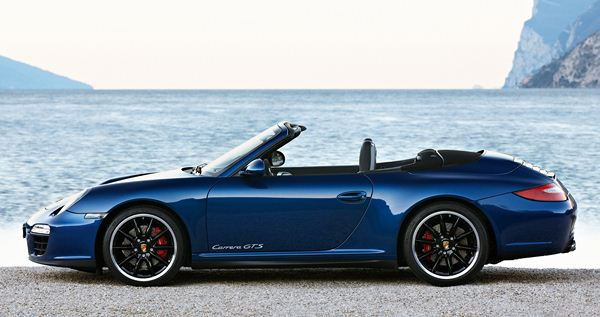 Une nouvelle Porsche 911 Carrera GTS à Paris