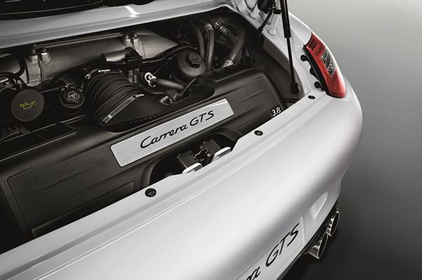 Une nouvelle Porsche 911 Carrera GTS à Paris
