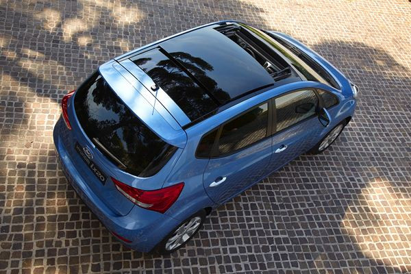 Le constructeur coréen Hyundai dévoile son nouveau petit monospace ix20 à Paris