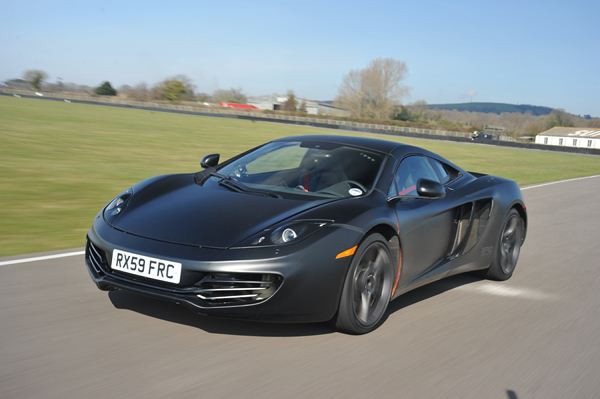 McLaren Automotive présente la MP4-12C à Paris