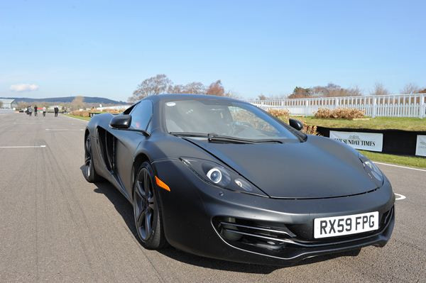 McLaren Automotive présente la MP4-12C à Paris