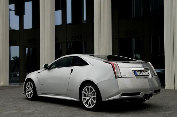 Cadillac présente son nouveau Coupé CTS-V à Paris