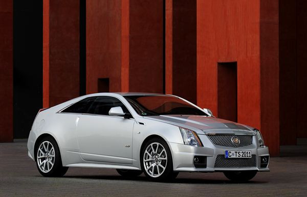 Cadillac présente son nouveau Coupé CTS-V à Paris