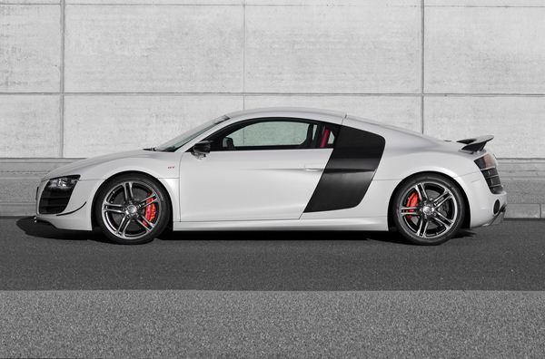 Audi lance une édition allégée de sa voiture de sport hautes performances R8
