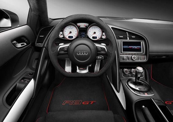 Audi lance une édition allégée de sa voiture de sport hautes performances R8