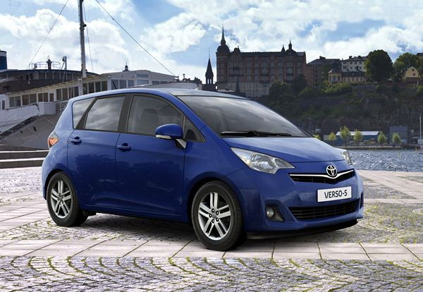 Le nouveau petit monospace Toyota Verso-S se dévoile à Paris