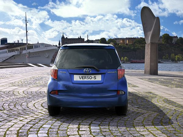 Le nouveau petit monospace Toyota Verso-S se dévoile à Paris