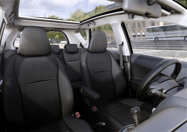 Le nouveau petit monospace Toyota Verso-S se dévoile à Paris