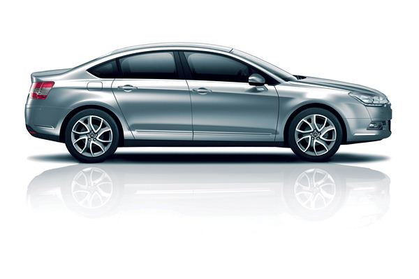 La Citroën C5 s'offre un léger restyling à l'occasion du Mondial
