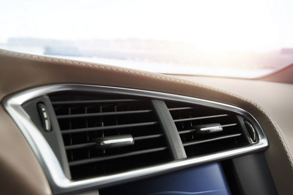 Le nouveau coupé quatre portes surélevé Citroën se révèle au Mondial de Paris