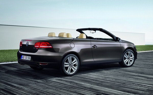 Volkswagen dévoile son nouveau coupé-cabriolet Eos au salon de Los Angeles