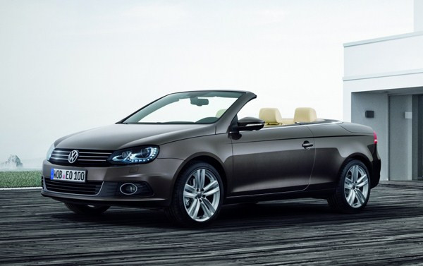 Volkswagen dévoile son nouveau coupé-cabriolet Eos au salon de Los Angeles