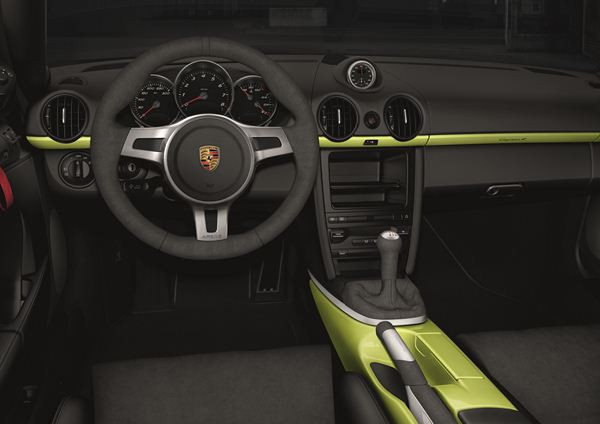 Porsche dévoile le Cayman R au salon de Los Angeles