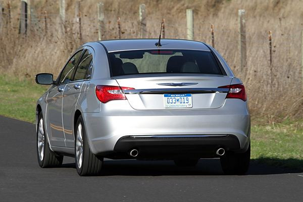 La nouvelle Chrysler 200 dévoilée au salon de Los Angeles